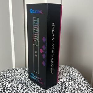 NWT cordless professional hair straightening brush heat comb